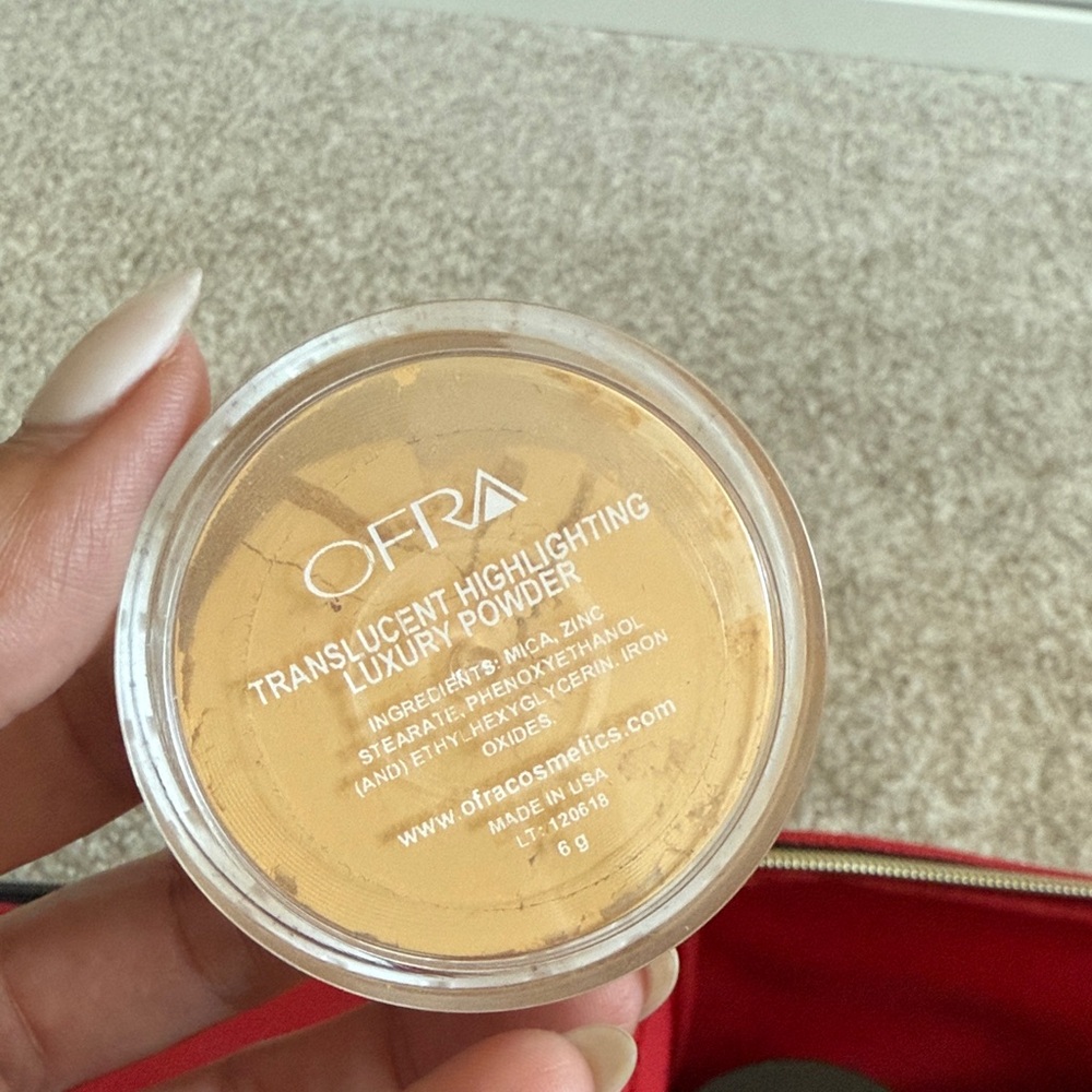 OFRA Golden Highlighting Powder translucent setting